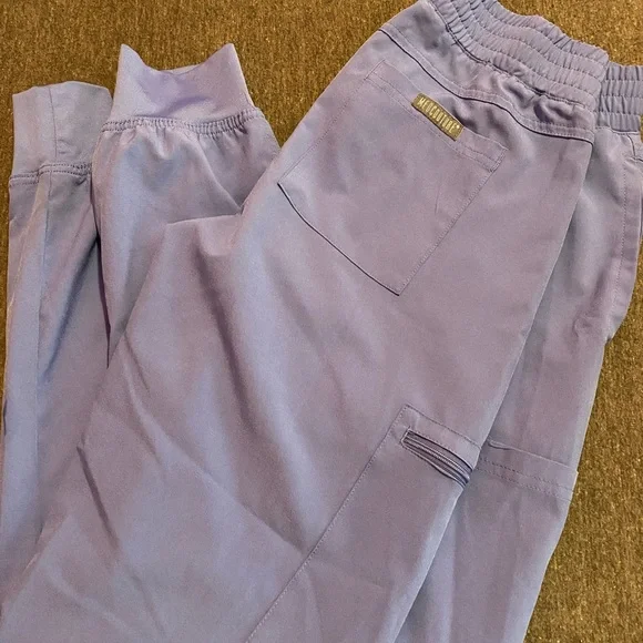 SCRUBS - Picture 4 of 16